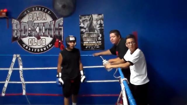 Sparring Session with Rene 'El Toro Negro'(All Black) v Cesar from Baja Boxing Club смотреть онлайн