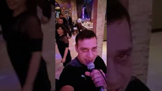 Чувак только развёлся, заказал песню) смотреть онлайн