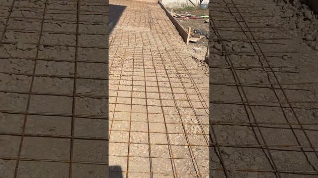 Подготовка под бетонирование отмостки армирование сеткой #shortvideo #youtube