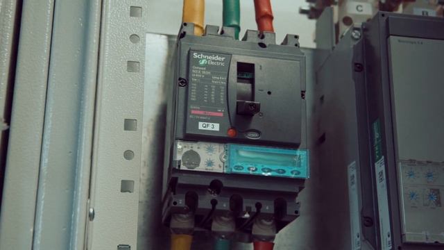Проект Элевел: Увеличение производственных мощностей завода DKC с применением шинопровода Hercules смотреть онлайн