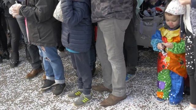Carnival Parade in Chalon sur Saone, France смотреть онлайн