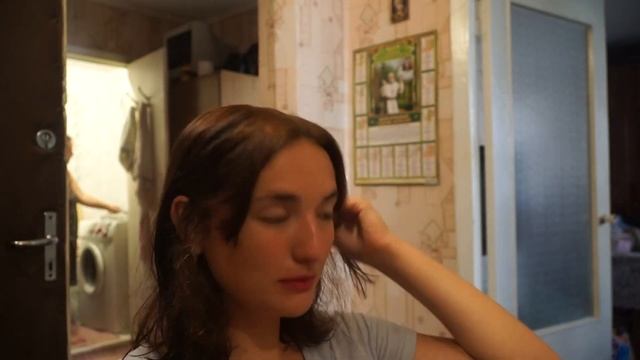 Стригу чёлку и крашу волосы в домашних условиях(!!!) смотреть онлайн