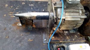 Дровокол "морковка"  на маломощном двигателе