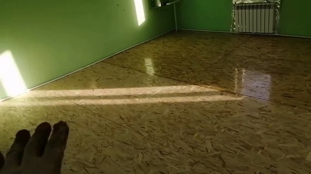 ЛАКИРУЕМ ПОЛ ИЗ ОСП, 3 СЛОЯ, СВОИМИ РУКАМИ, смотреть онлайн