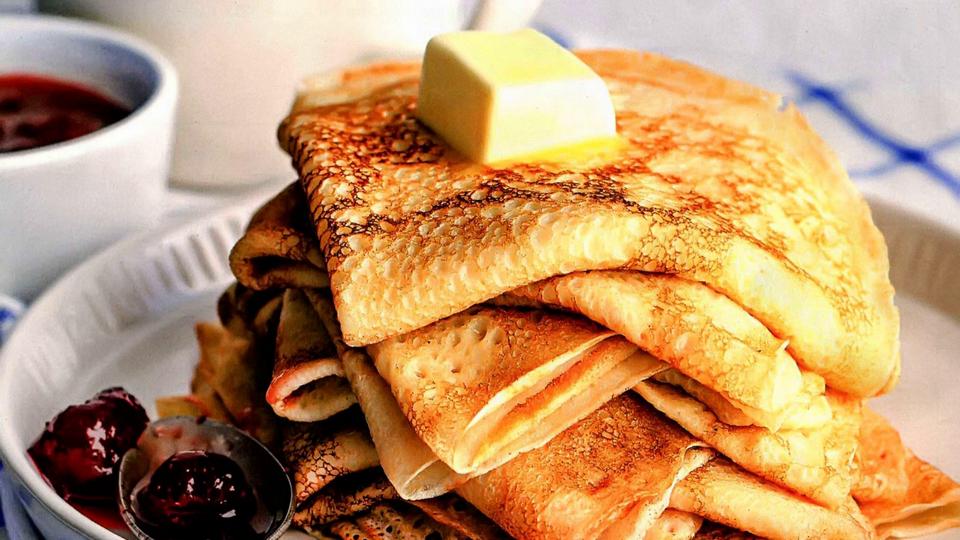 Блины на молоке. Всегда получаются очень вкусными смотреть онлайн