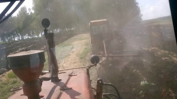 ДТ-75 Вспашка