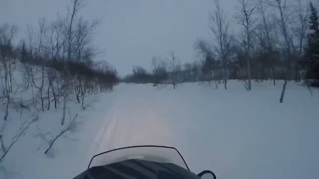 Прокатились через озеро Малый Вудъявр совсем немножко в горы смотреть онлайн