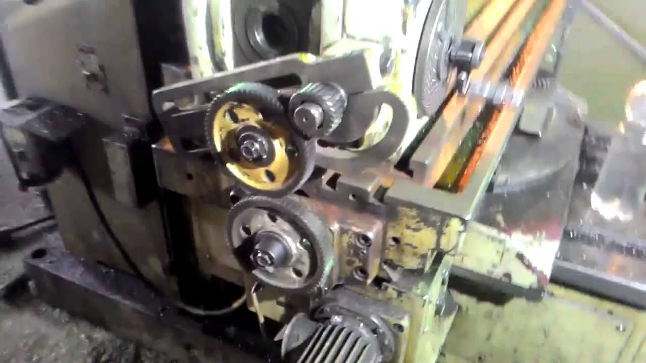 Как на ФРЕЗЕРНОМ станке СВЯЗАТЬ перемещение стола и вращение заготовки. Как сделать шнек. смотреть онлайн