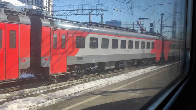 Электропоезд ЭП2Д-0265 прибывает на станцию Новосибирск-Главный смотреть онлайн