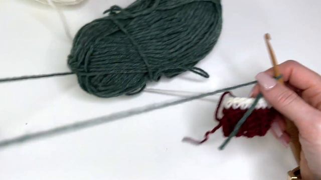 Elf Gift Card Cozy - Free Crochet Pattern смотреть онлайн