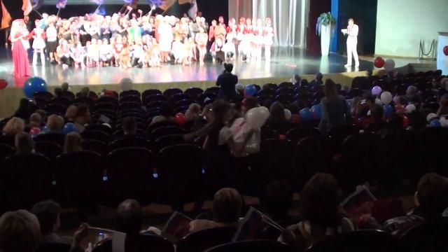 Сброс 1000 шаров на 80 летие школы №43 им. А.С. Пушкина г. Ярославль смотреть онлайн