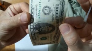 Как вывести надписи, пятна, штампы и печати с денежной купюры, документов, одежды: химический ласти