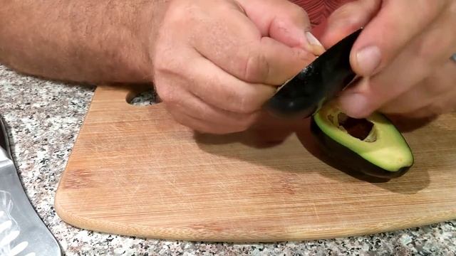 Пробуем авокадо со съедобной кожурой. Сорт Mexicola. смотреть онлайн