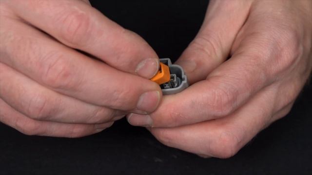 How to de-pin and re-pin automotive wiring connectors using D81B3, 3-terminals смотреть онлайн