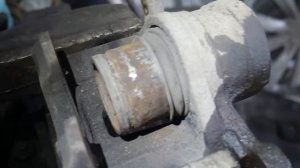 Lanos 1.6 Греется переднее колесо. Заклинил суппорт.Замена рем комплекта суппорта с поршеньком