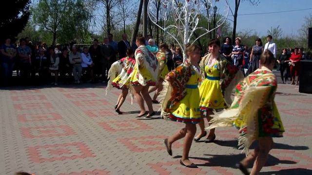 "Маков цвет" танец Черниченской ООШ смотреть онлайн