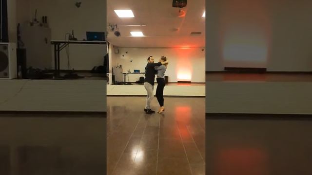 Bachata Sensual Demo Lesson смотреть онлайн
