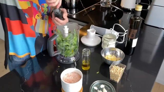 ПТИТИМ С ПЕСТО?