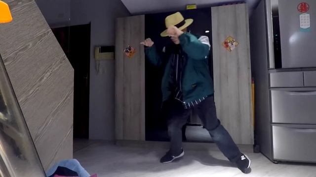 Robot Waving Popping Practice