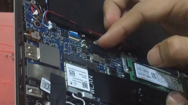 Dell XPS 13 Not Powering On(Fixed) смотреть онлайн
