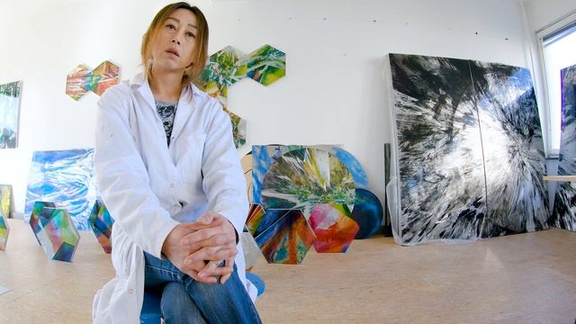Behind the canvas: SINN Jinaun Kim смотреть онлайн
