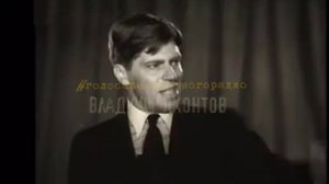 Знаменитый чтец — Владимир ЯХОНТОВ со строкой из Евгения Аграновича