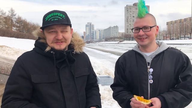0+. STREET FOOD для панка | ОБЕД за 100 рублей | FISH&CHIPS | сосиски за 35 РУБЛЕЙ смотреть онлайн