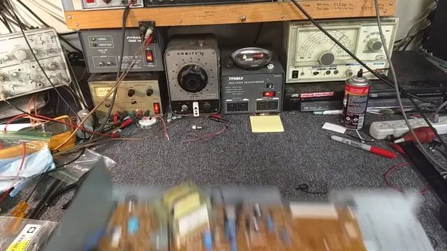 How to replace belts on a Sony CDP-CE275 & 375 CD changer - no talkie, shop banter edition. смотреть онлайн