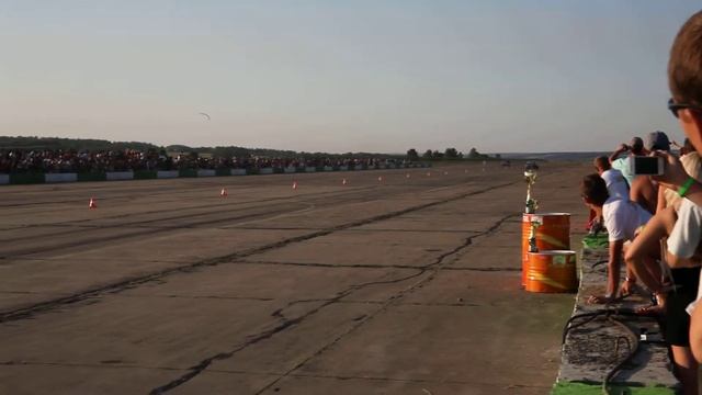 Mitsubishi Lancer EVO II (6G74) vs Nissan Skyline GT-R (Кузнецкая Жара 2013) смотреть онлайн