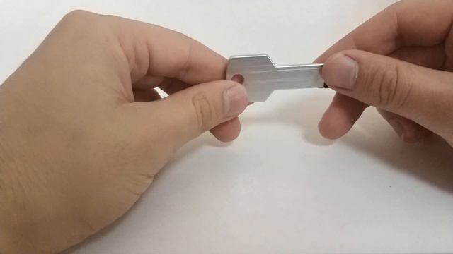 145 - Флешка Металлический Ключ Key R145 серебряный смотреть онлайн