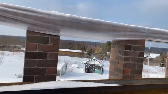 20.02.23. Из крючков для полотенец сделали ручки для шкафчиков в ванной. Ну и, конечно, снег…. смотреть онлайн