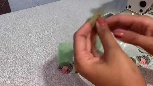 BRACELETE DE GARRAFA PET E TECIDO