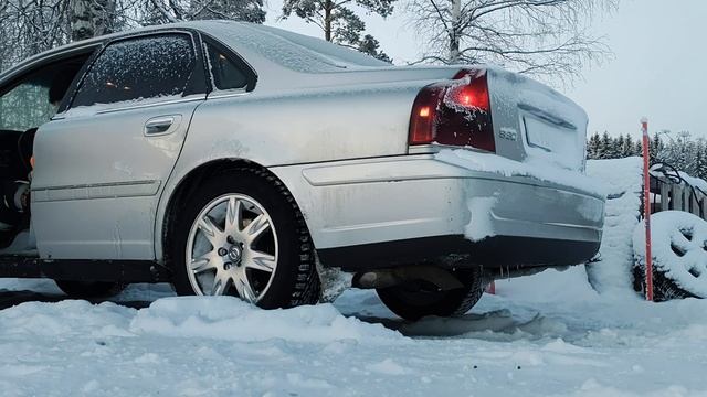 Volvo S80 2.4 Common Rail Diesel - Cold Start смотреть онлайн