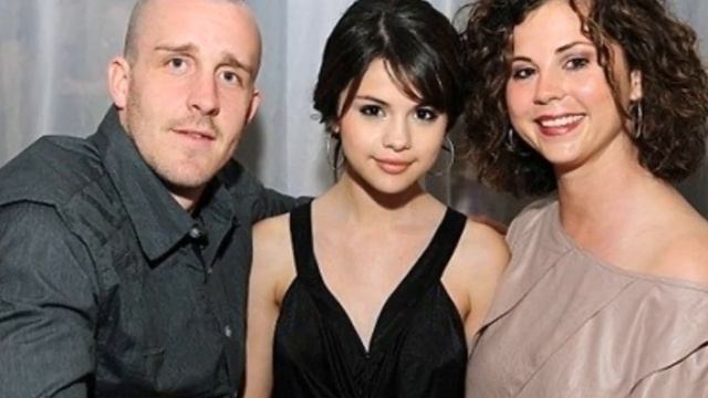 СЕЛЕНА ГОМЕЗ Аслида Ким Эканини Биласизми ??? смотреть онлайн