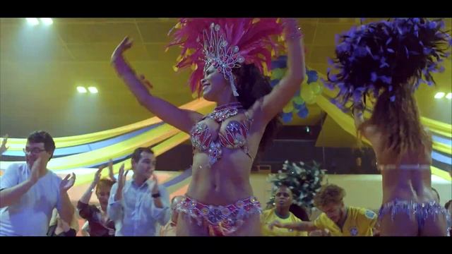 Spectacle Brésilien - Carnaval - Capoeira - Danseuse Brésilienne смотреть онлайн