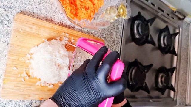 ПРОСТО, ВКУСНО И ОЧЕНЬ ПОЛЕЗНО.САЛАТ ИЗ МОРКОВИ И ЧЁРНОЙ РЕДЬКИ смотреть онлайн