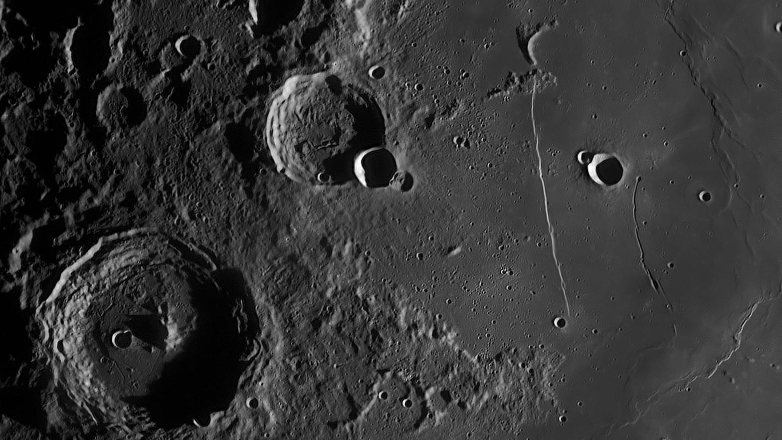 Луна (максимальное увеличение) 27.08.2024 смотреть онлайн