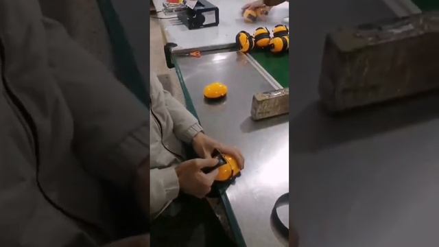 Acoustic Earmuffs смотреть онлайн