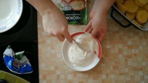 КАРТОФЕЛЬ ЗАПЕЧЕННЫЙ В ДУХОВКЕ С МАЙОНЕЗОМ И СМЕТАНОЙ.
