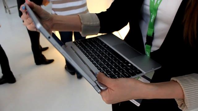 Acer Aspire Switch 10 Convertible/2-in-1 смотреть онлайн