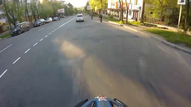 Уход от полиции на скутерах (Мотобат) смотреть онлайн