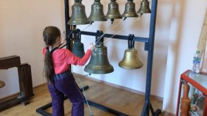 КОЛОКОЛА ТВ  Когда ещё маленькая, но очень хочется позвонить в  колокола.