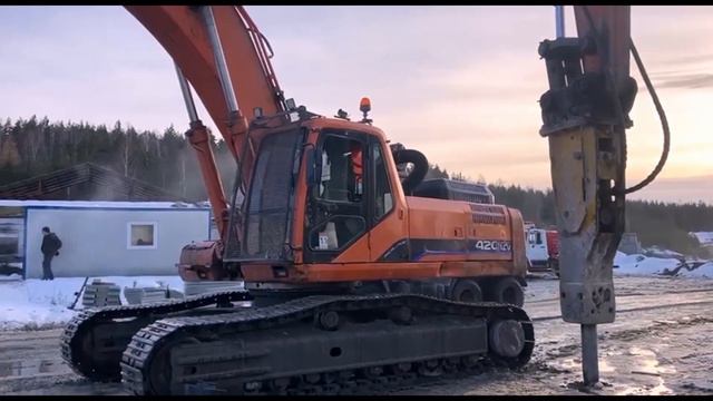 Гусеничные экскаваторы Doosan DX 420 LCA и 420 LCV - 3 системы Yixin Pro смотреть онлайн