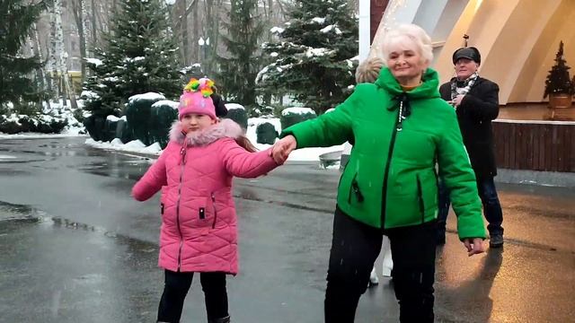 КОХАНА МОЯ!???/ТАНЦЫ В ПАРКЕ ГОРЬКОГО ХАРЬКОВ ЯНВАРЬ 2022 смотреть онлайн