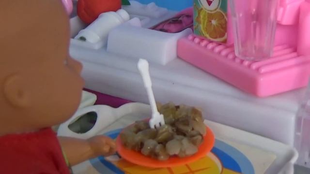 ЛАПША НЕ ВКУСНАЯ! ОБЕД В ШКОЛЬНОЙ СТОЛОВОЙ КАТЯ И МАКС веселая семейка смешной сериал живые куклы) смотреть онлайн