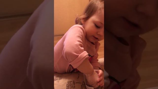 Самое главное для девушки ,научиться деньги считать!Мой маленький вундеркинд !Алисе 1.8) смотреть онлайн