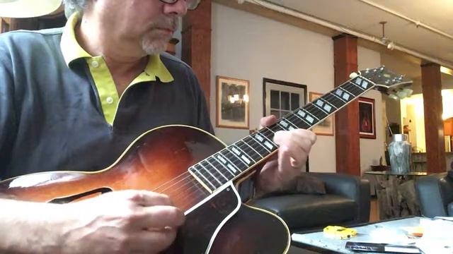 1948 L-12 at Bestguitars.com смотреть онлайн