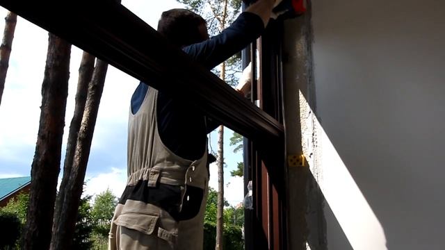 Установка раздвижной двери из стеклокомпозита #стеклопластик смотреть онлайн