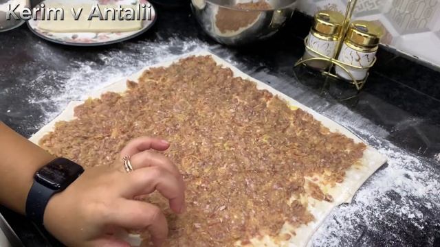 ?ЛЕПЁШКИ С ФАРШЕМ ИЗ СЛОЁНОГО ТЕСТА