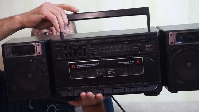 Добыча недели: магнитолы Sanyo M W171 и Sankei TCR-909H, приемник Universum и прочая мелочь смотреть онлайн